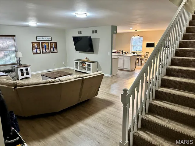 $1,850 | 202 West Delmar Avenue, Unit A, Godfrey, IL 62035