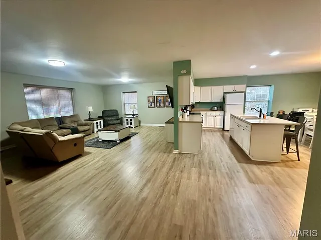 $1,795 | 202 West Delmar Avenue, Unit A, Godfrey, IL 62035