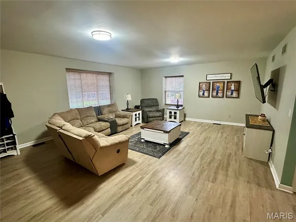 $1,750 | 202 West Delmar Avenue, Unit A, Godfrey, IL 62035