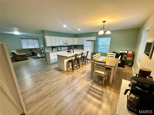 $1,850 | 202 West Delmar Avenue, Unit A, Godfrey, IL 62035