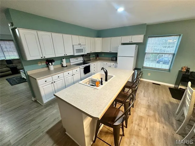 $1,850 | 202 West Delmar Avenue, Unit A, Godfrey, IL 62035