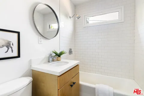 $1,499,000 | 3225 Larga Avenue, Los Angeles, CA 90039