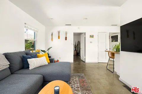 $1,499,000 | 3225 Larga Avenue, Los Angeles, CA 90039