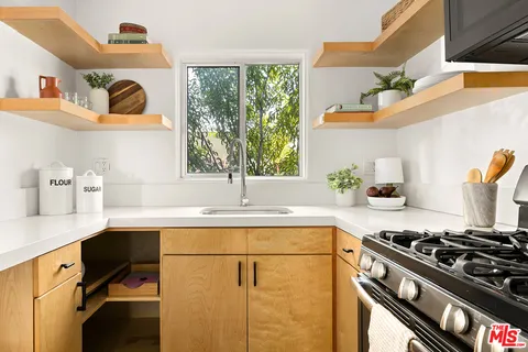 $1,499,000 | 3225 Larga Avenue, Los Angeles, CA 90039