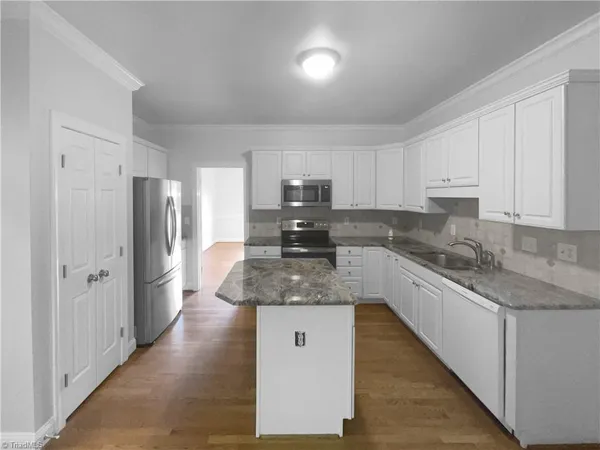 $575,000 | 6010 Morganshire Drive, Summerfield, NC 27358