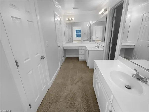 $575,000 | 6010 Morganshire Drive, Summerfield, NC 27358
