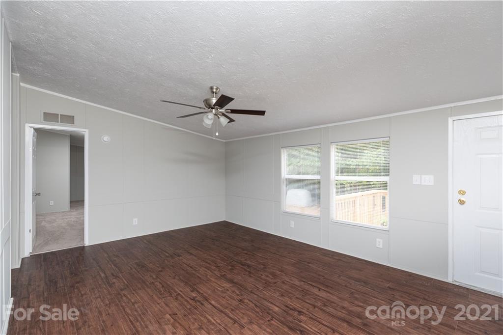 2926 Montview Road Sharon, SC 29742 - Photo 3 of 34