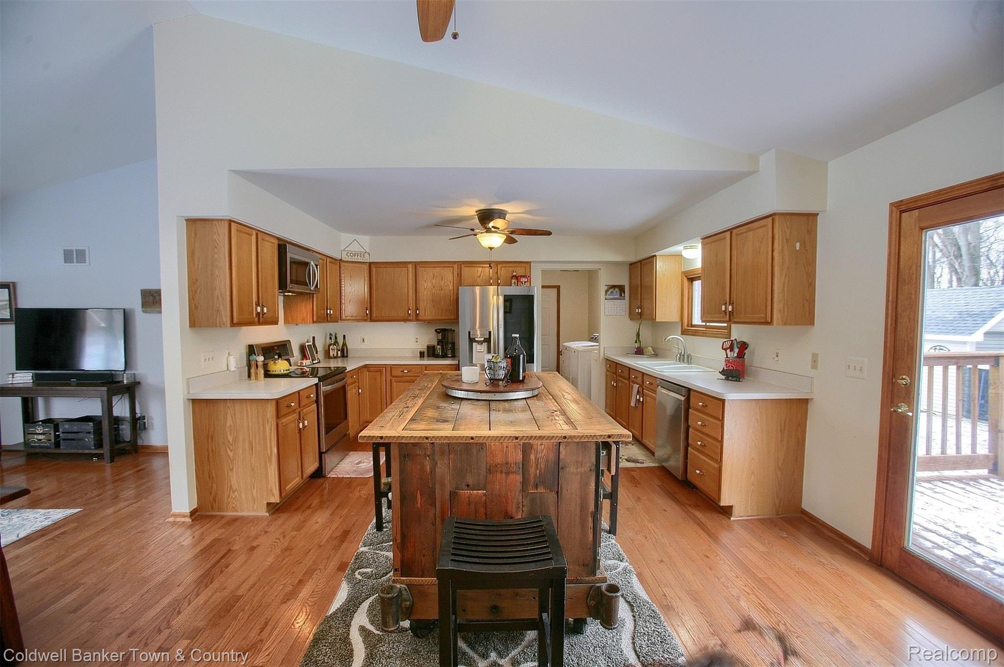 2457 Beck Road Howell, MI 48843 - Photo 7 of 27 16 Kitchen-3rd-View.jpg