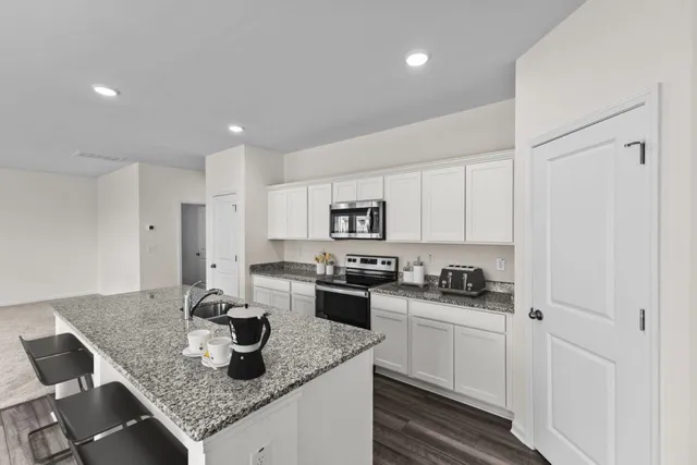 $304,540 | 3126 Diamond Vw Lane, Angleton, TX 77515