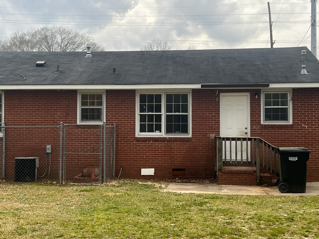 2236 South Lumpkin Road Columbus, GA 31903 - Photo 4 of 21 Gallery Image 4