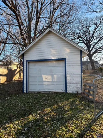 $139,900 | 928 Lawrence Street, Emporia, KS 66801