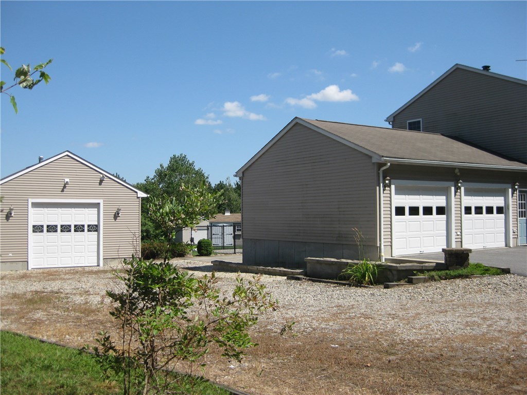 203 Colvintown Road Coventry, RI 02816 - Photo 37 of 40