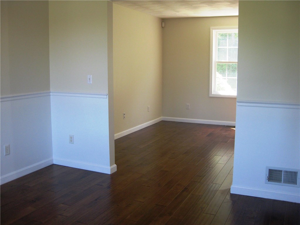 203 Colvintown Road Coventry, RI 02816 - Photo 6 of 40