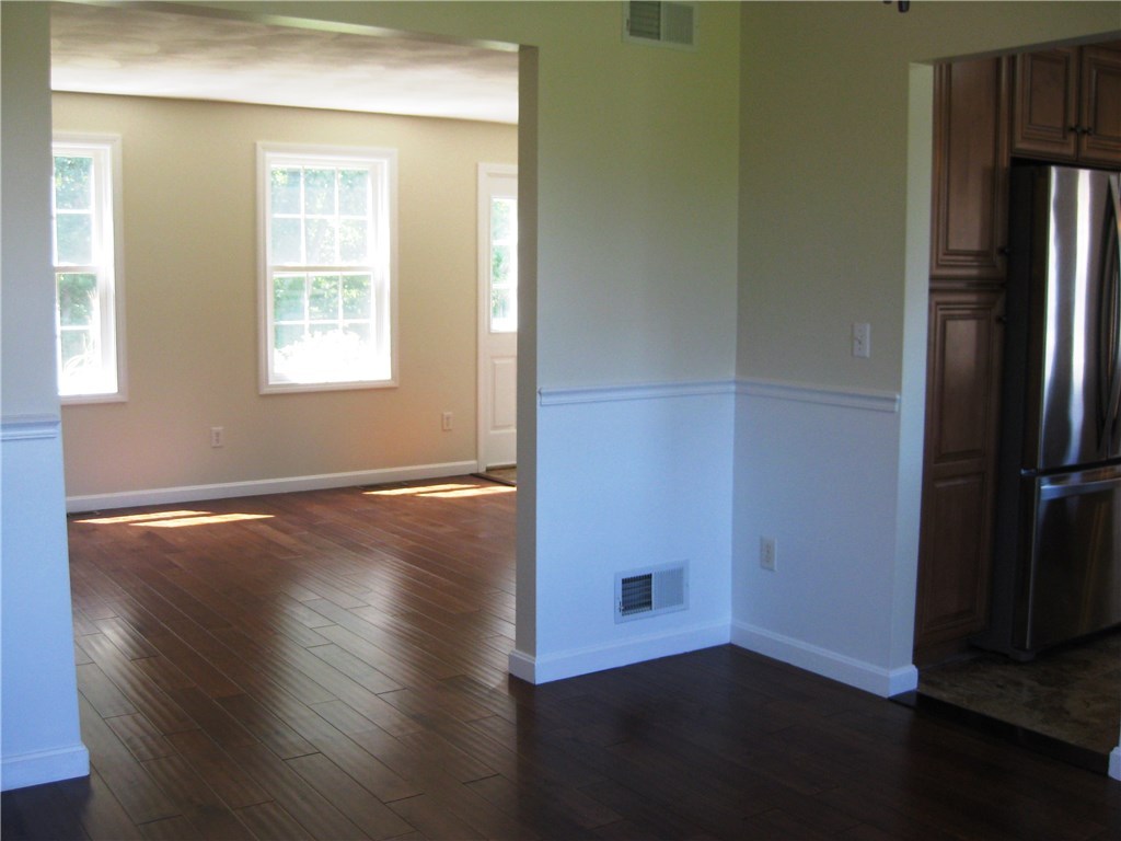 203 Colvintown Road Coventry, RI 02816 - Photo 7 of 40