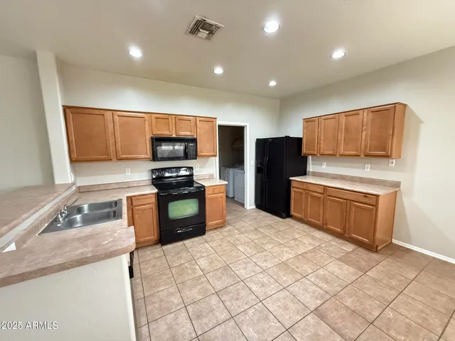 $2,100 | 9124 West Wilshire Avenue, Phoenix, AZ 85037