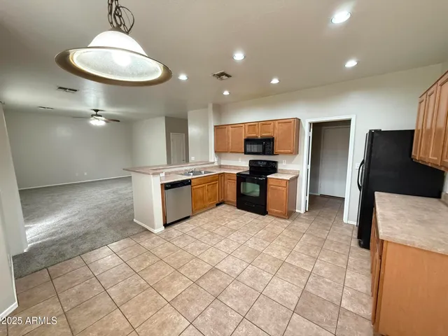 $2,100 | 9124 West Wilshire Avenue, Phoenix, AZ 85037