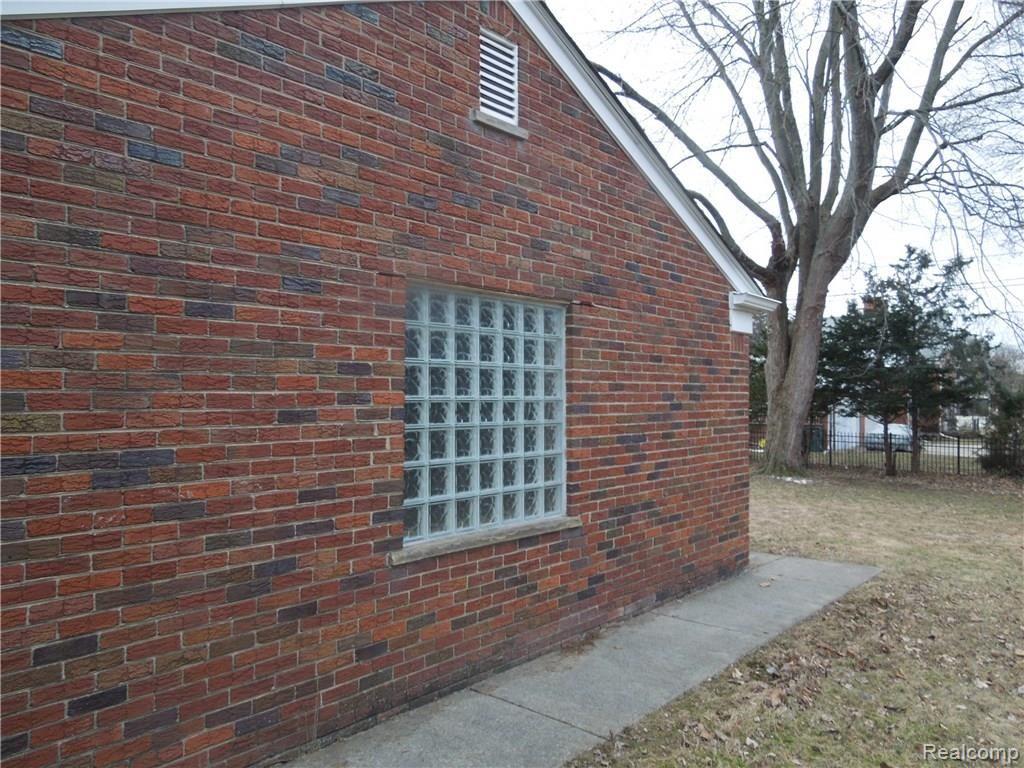 17543 Ramsgate Drive Lathrup Village, MI 48076 - Photo 5 of 22