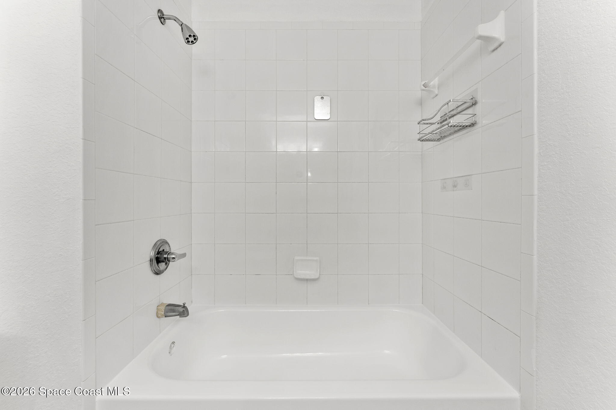 110 Turpial Way, Unit 106 Melbourne, FL 32901 - Photo 37 of 50 a close up of a bathtub