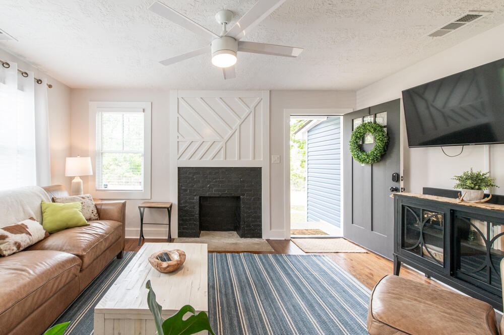 2166 Greene Street Augusta, GA 30904 - Photo 7 of 31 Hardwood Floors!