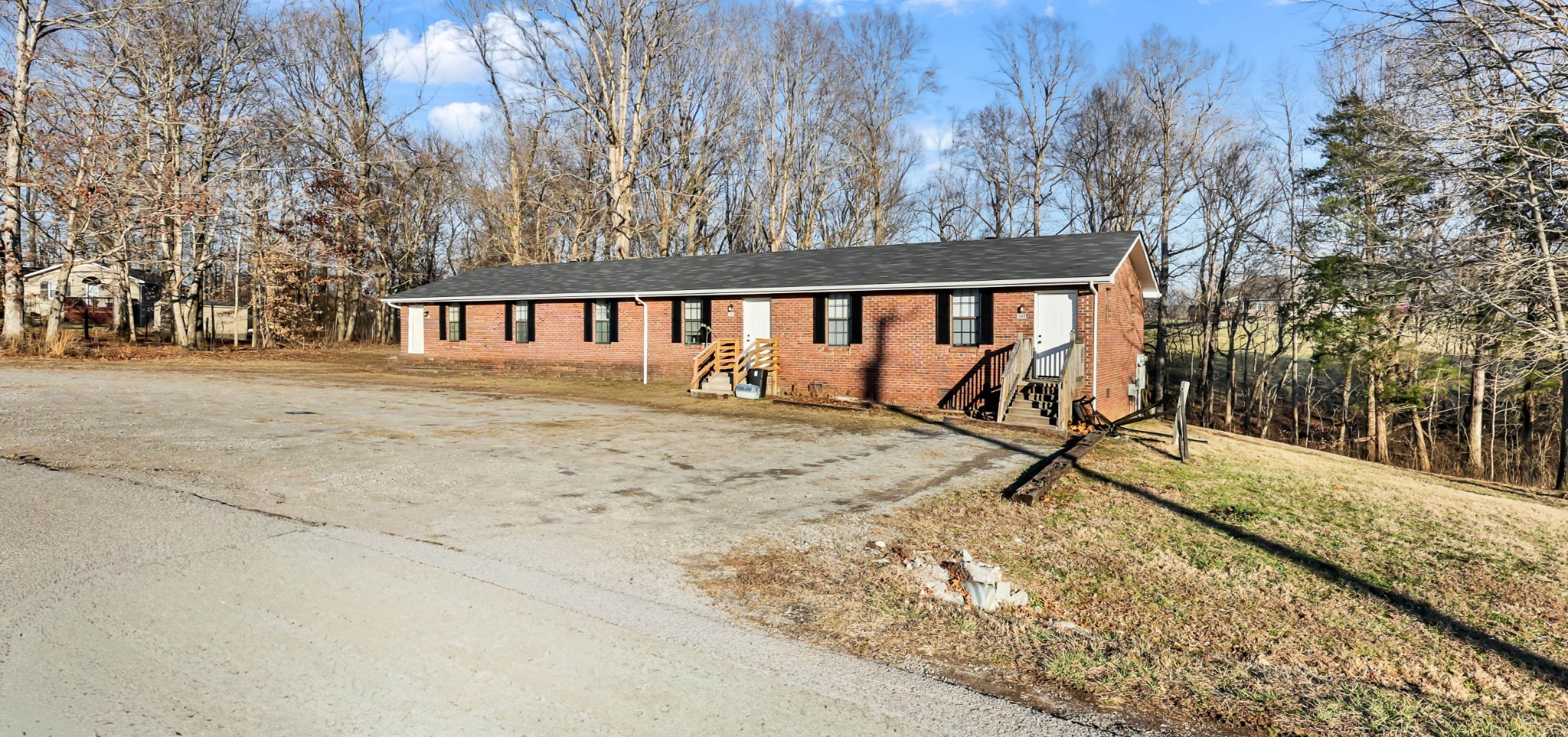 1100 Mcdaniel Road Clarksville, TN 37043 - Photo 4 of 71 a view of wooden fence and a yard