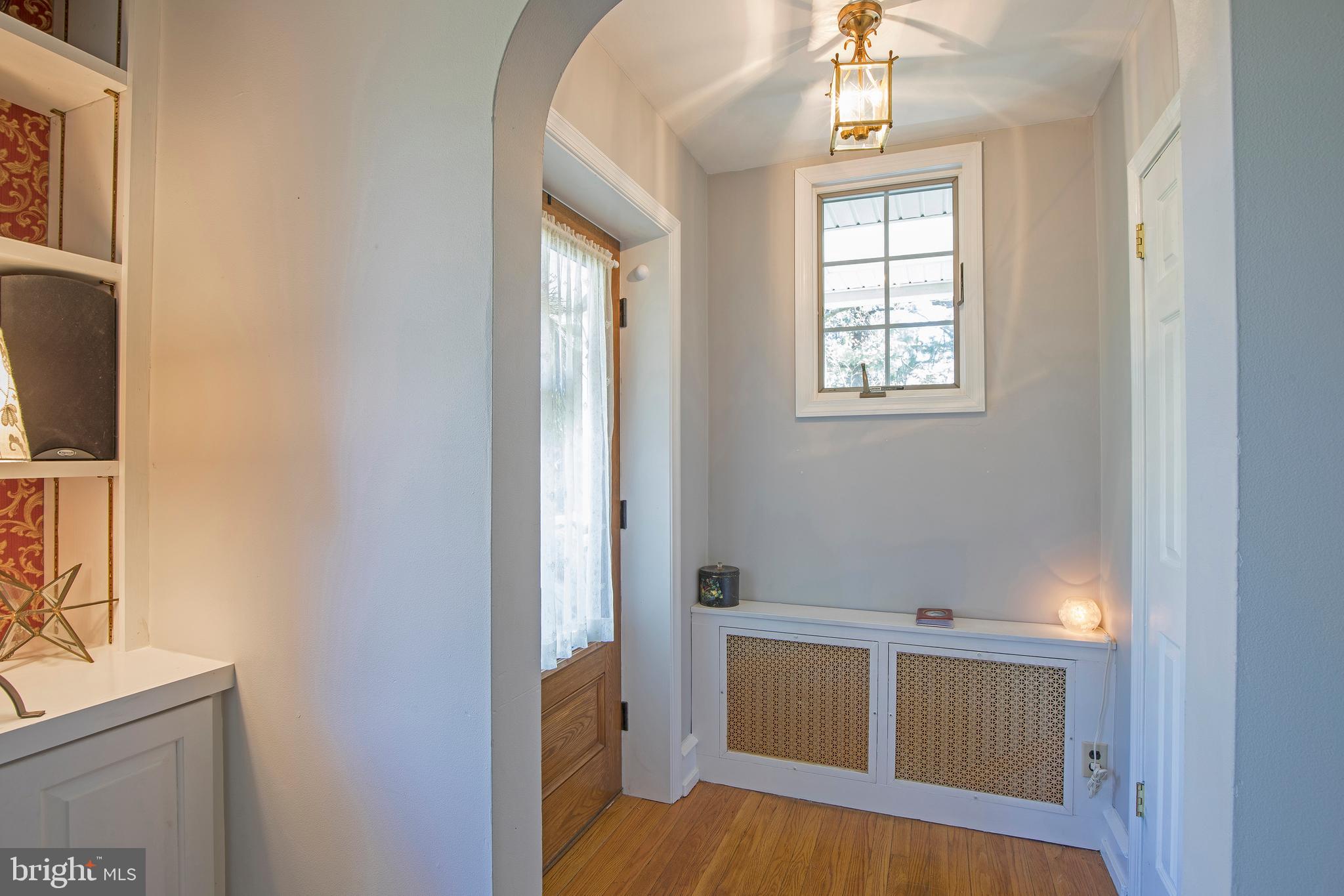559 West Sandy Ridge Road Doylestown, PA 18901 - Photo 7 of 44 Foyer entrance