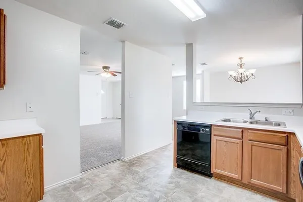 $2,000 | 10540 Flagstaff Run, Fort Worth, TX 76140