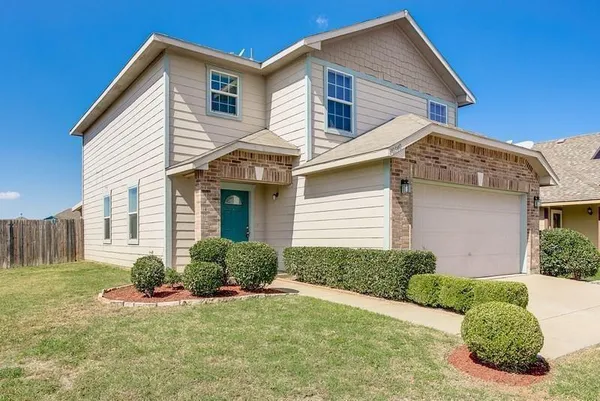 $2,000 | 10540 Flagstaff Run, Fort Worth, TX 76140