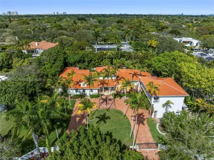 $4,850,000 | 6235 Rolling Rd Drive, Pinecrest, FL 33156