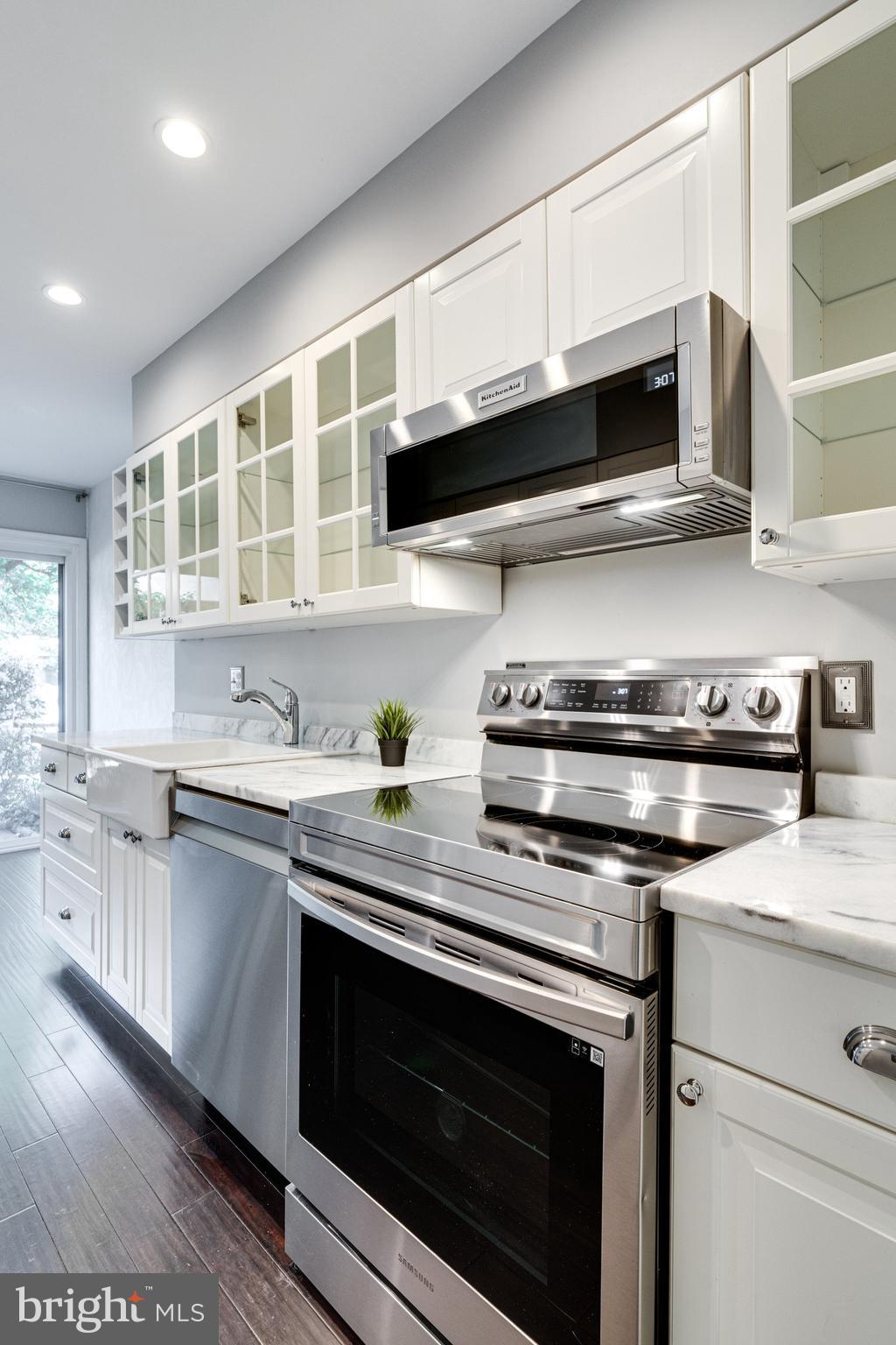 2150 Cartwright Place Reston, VA 20191 - Photo 13 of 59 Kitchen