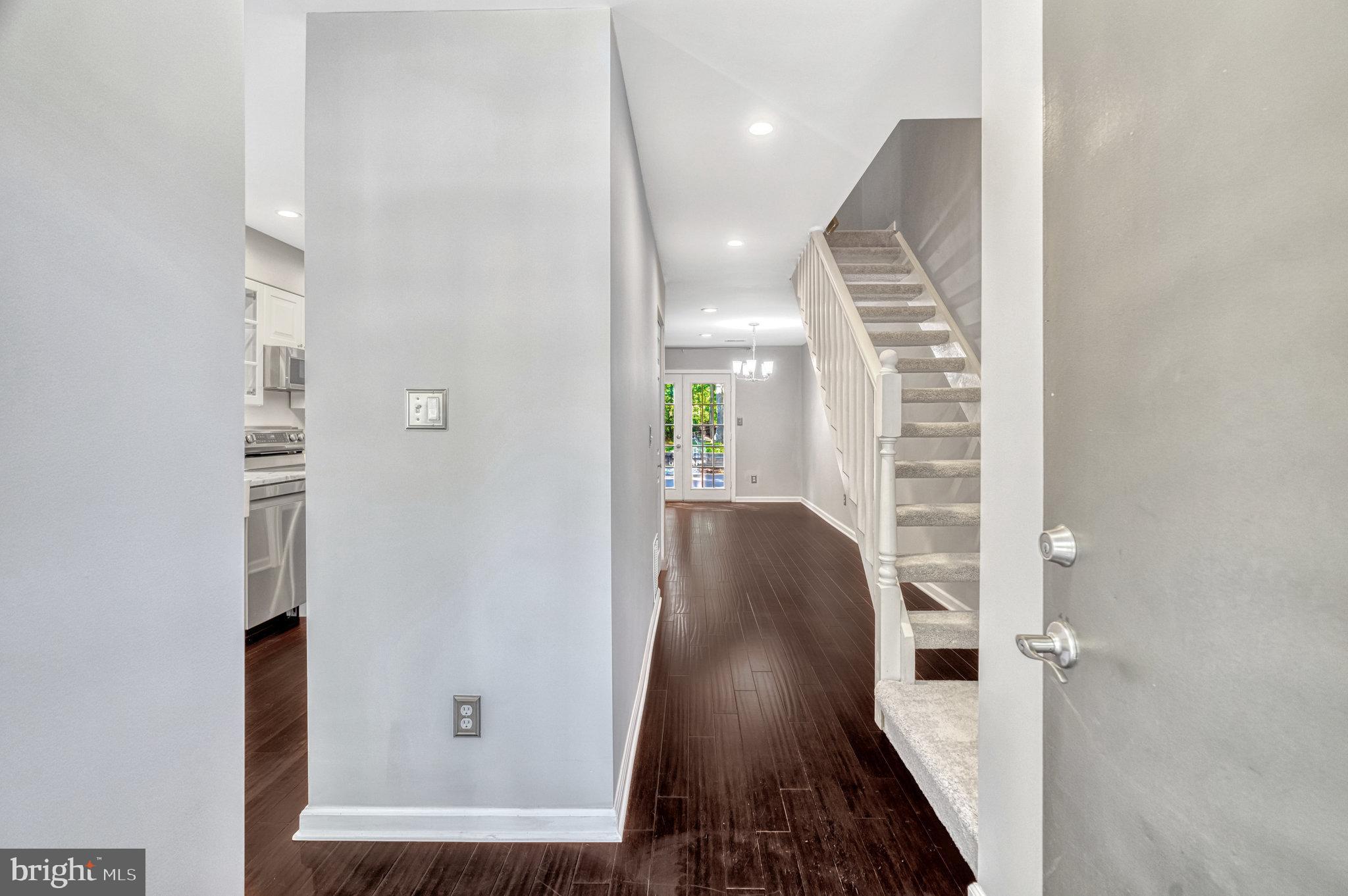 2150 Cartwright Place Reston, VA 20191 - Photo 15 of 59 Entry