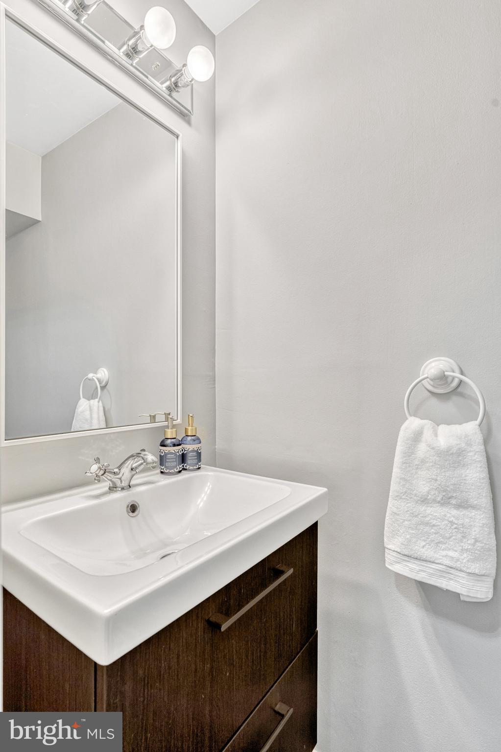 2150 Cartwright Place Reston, VA 20191 - Photo 17 of 59 Powder Room