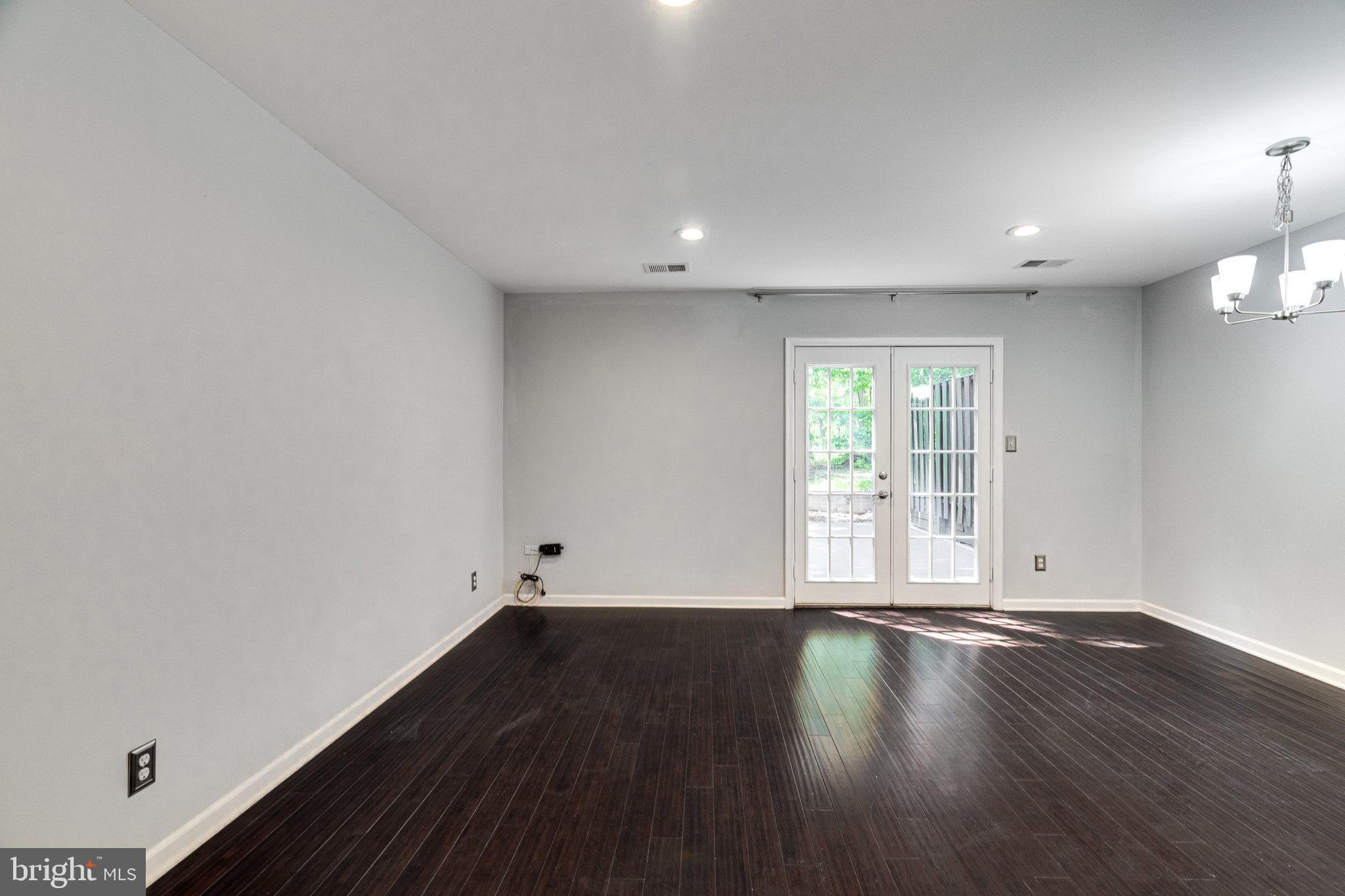 2150 Cartwright Place Reston, VA 20191 - Photo 19 of 59 Living/Dining Room