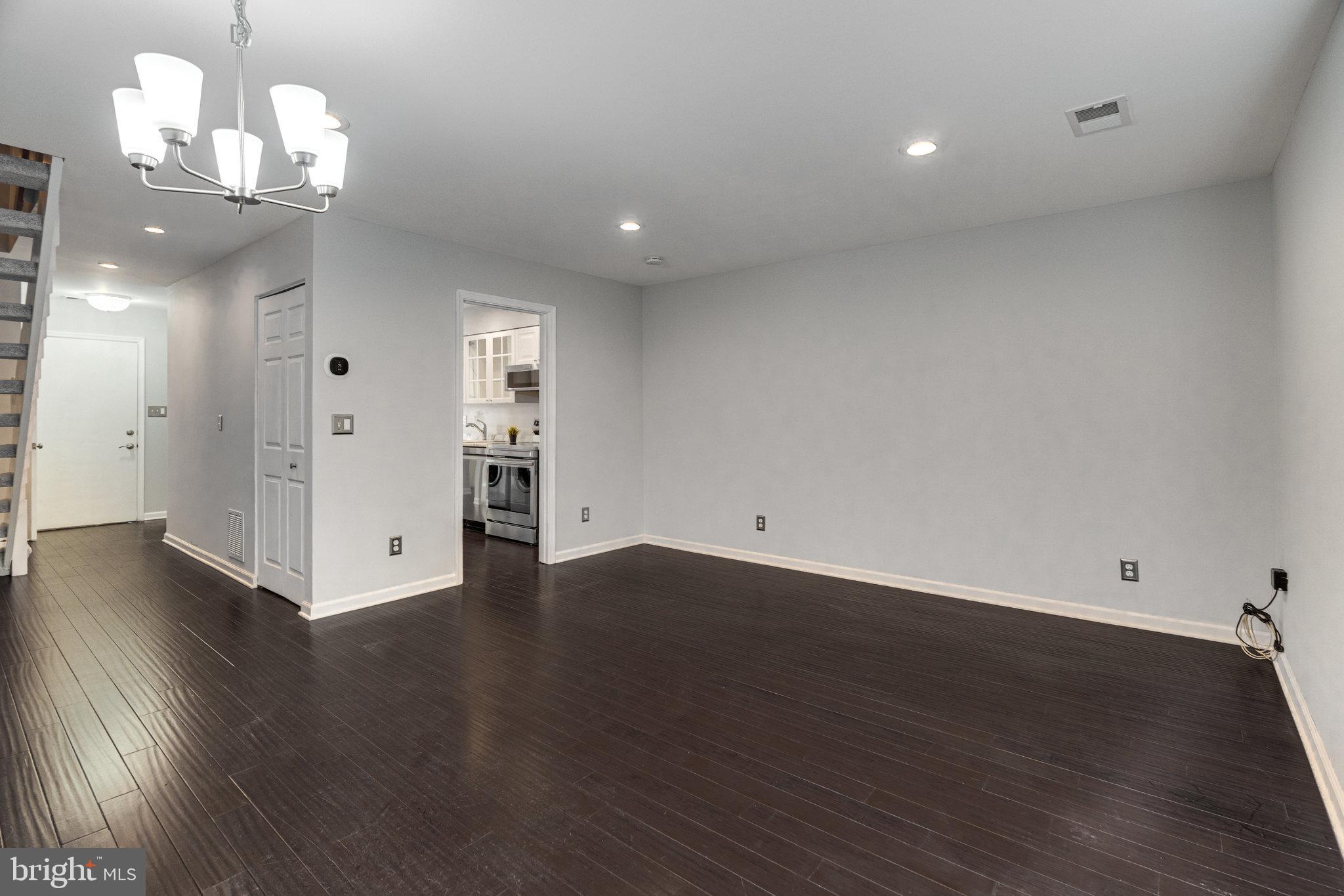 2150 Cartwright Place Reston, VA 20191 - Photo 20 of 59 Living/Dining Room