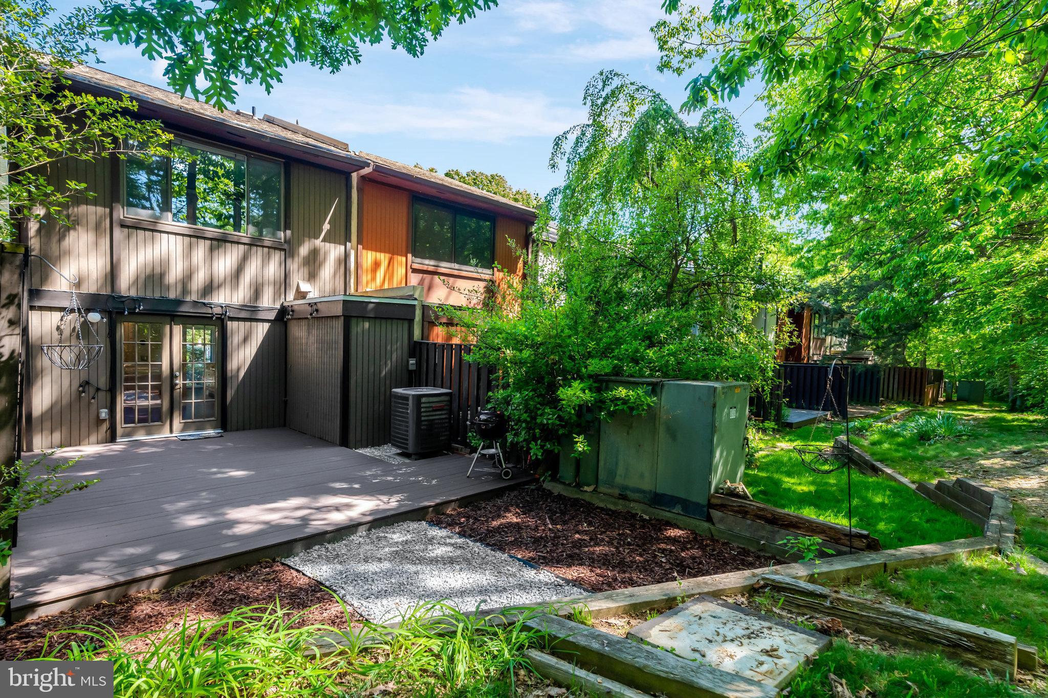 2150 Cartwright Place Reston, VA 20191 - Photo 32 of 59 Backyard