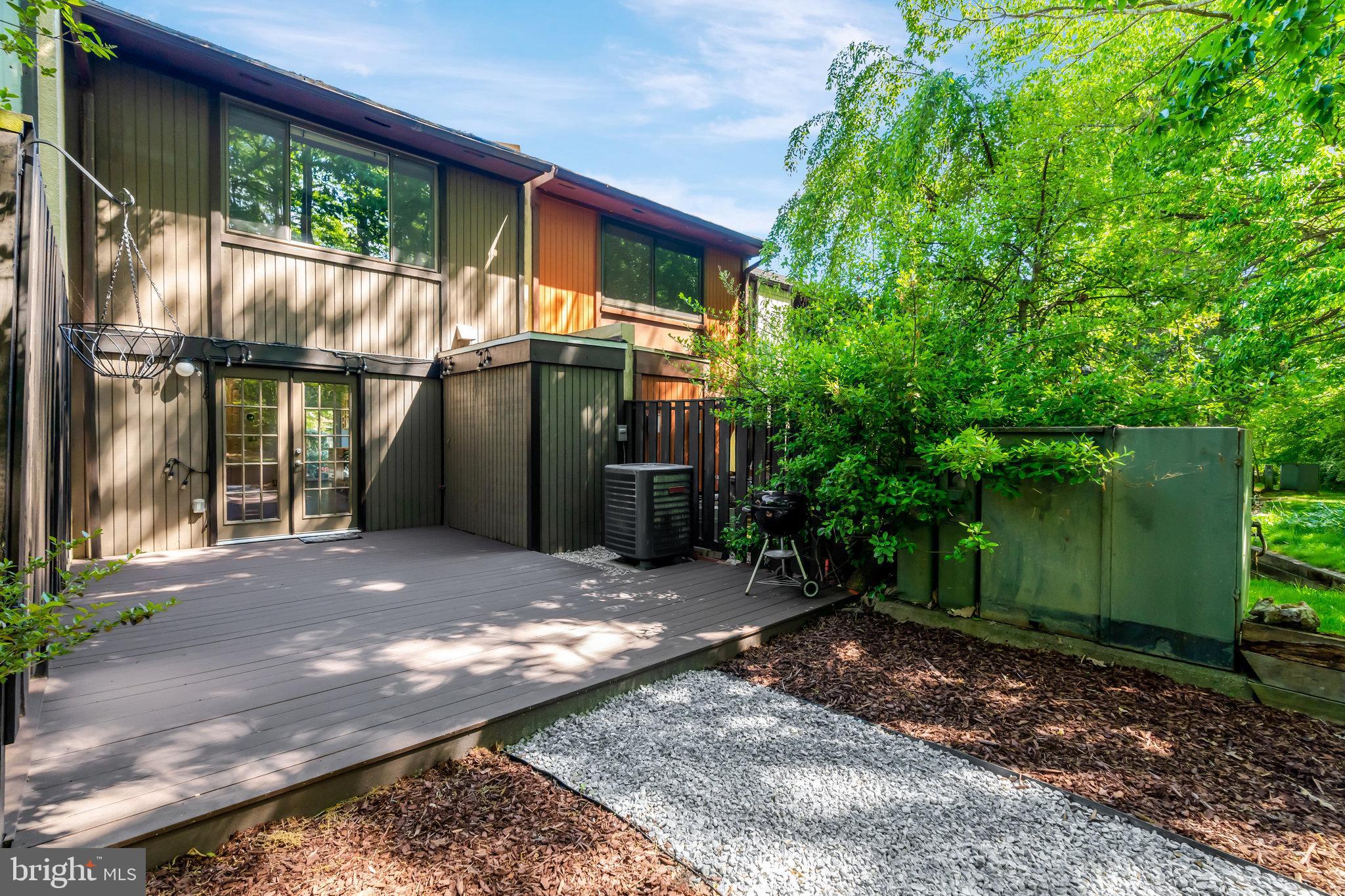 2150 Cartwright Place Reston, VA 20191 - Photo 34 of 59 Backyard