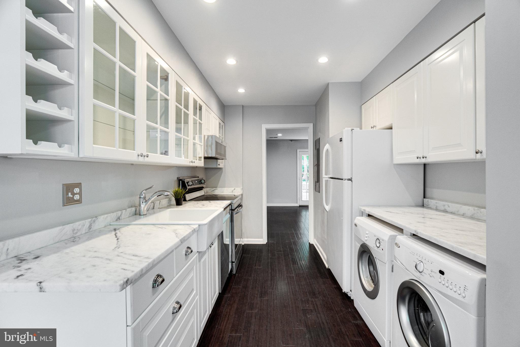 2150 Cartwright Place Reston, VA 20191 - Photo 10 of 59 Kitchen