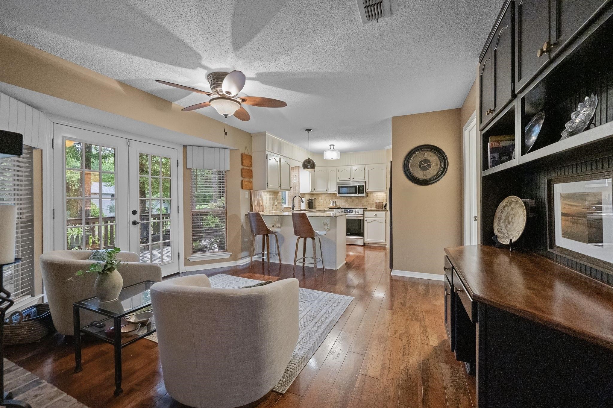 510 Ridgewood Drive Daphne, AL 36526 - Photo 16 of 51 Living Room