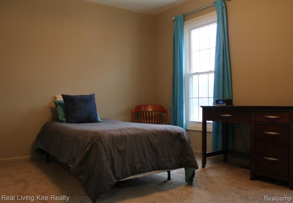 2275 Chippenham Chase Rochester, MI 48306 - Photo 12 of 21 Bedroom 2