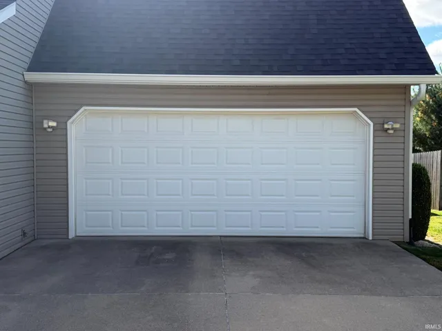 $390,000 | 7205 West Prominence Pointe Drive, Bloomington, IN 47404