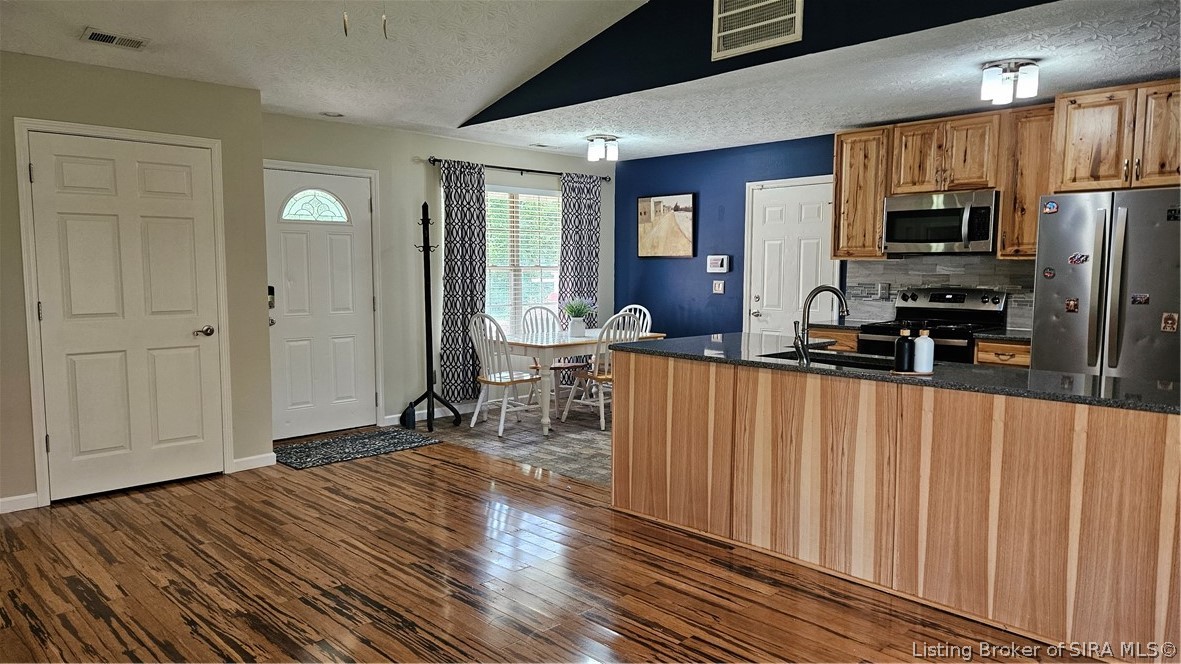 1508 High Meadow Road Jeffersonville, IN 47130 - Photo 6 of 31