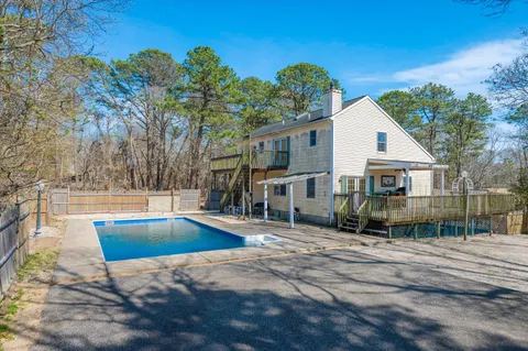 $849,000 | 221 East Montauk Highway, Hampton Bays, NY 11946