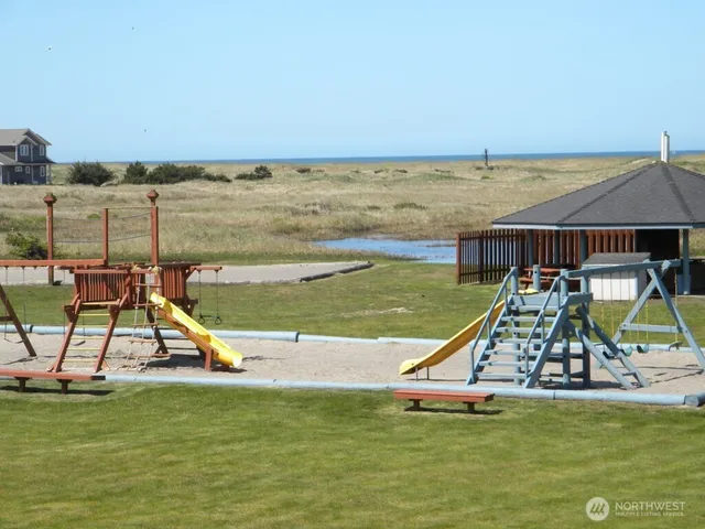 $265,000 | 210 26th Street Northwest, Unit 11516, Long Beach, WA 98631