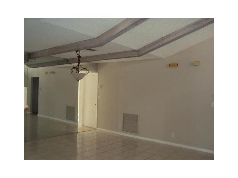 6590 Pond Apple Road Boca Raton, FL 33433 - Photo 5 of 9 Living Room