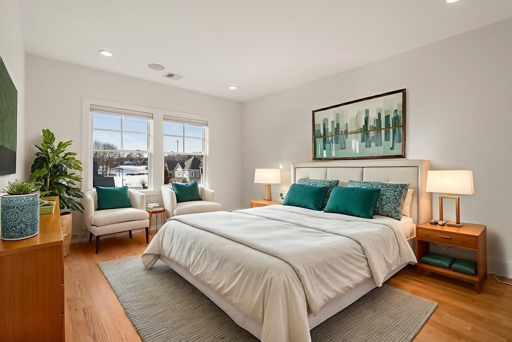 18 Robert Street, Unit 14 Boston, MA 02131 - Photo 10 of 24