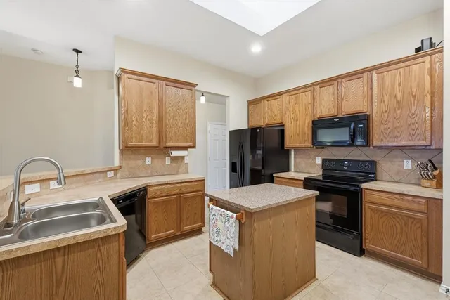 $378,000 | 2607 Parkridge Drive, Corinth, TX 76210