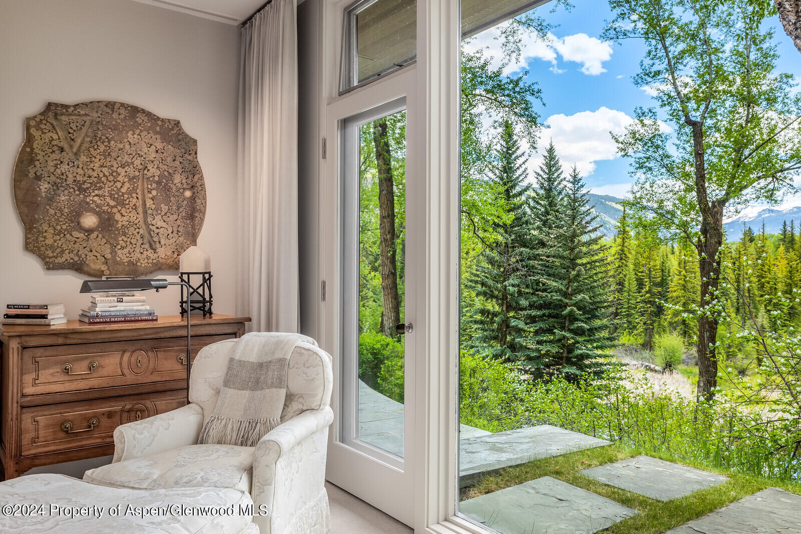 844 Roaring Fork Road Aspen, CO 81611 - Photo 26 of 39 a living room with furniture