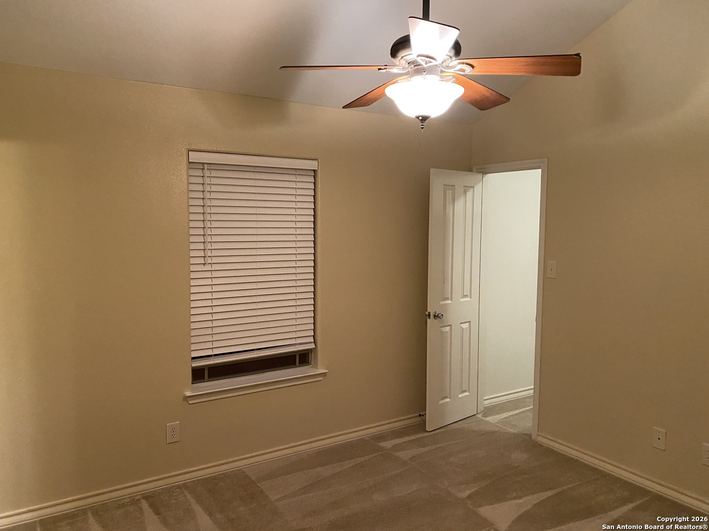 707 Dallas Street Pleasanton, TX 78064 - Photo 3 of 8