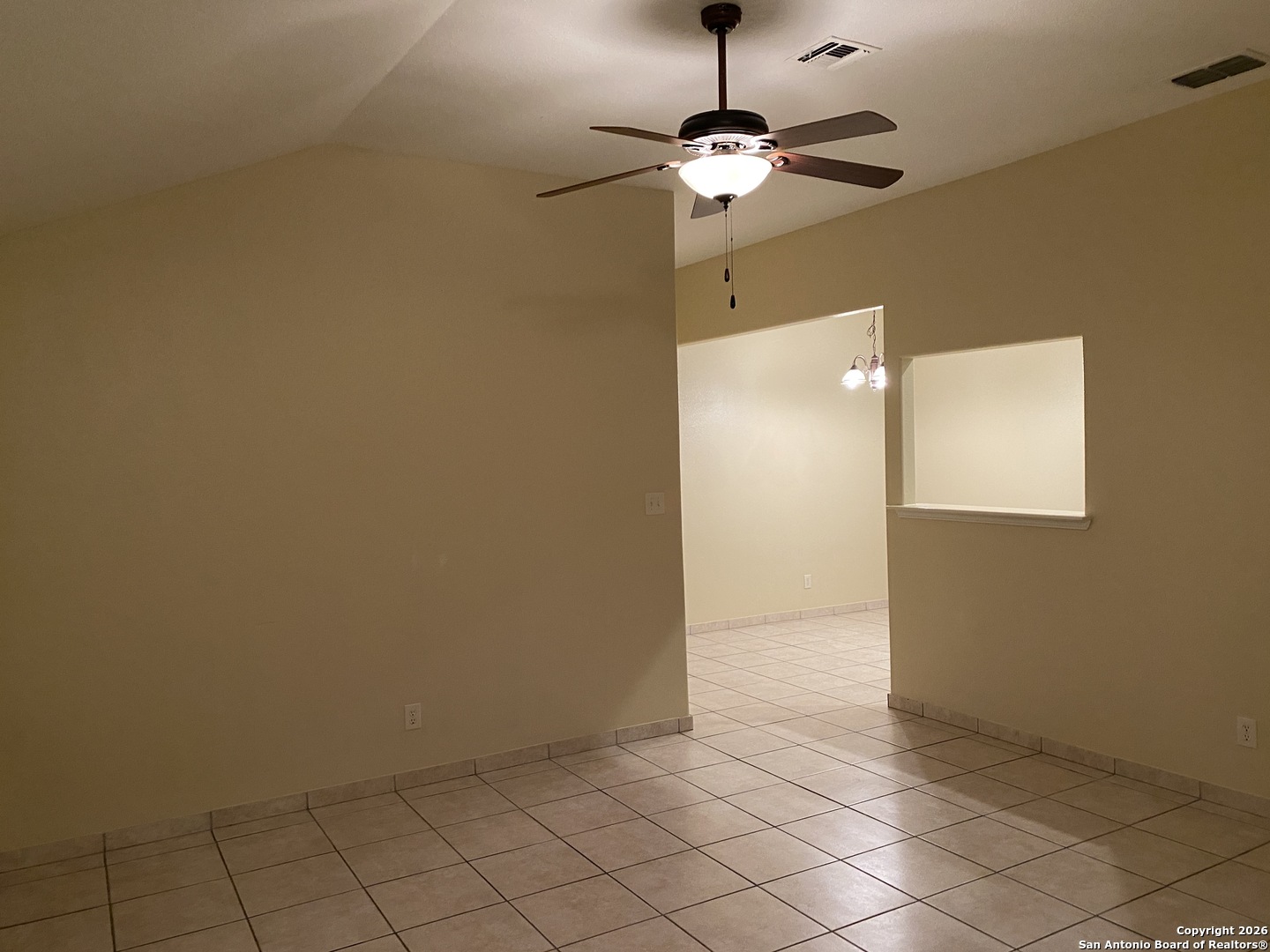 707 Dallas Street Pleasanton, TX 78064 - Photo 6 of 8