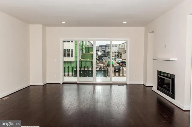 $3,600 | 23187 Hampton Oak Terrace, Brambleton, VA 20148