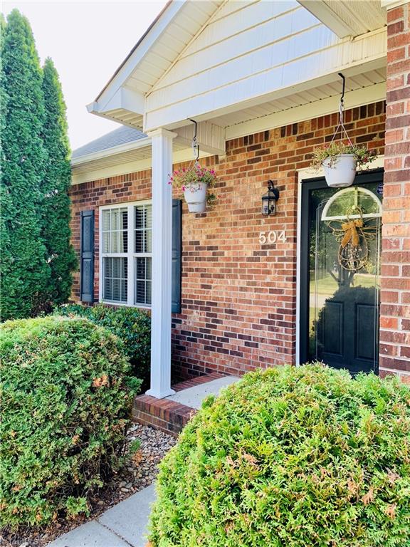 504 Barnsdale Ridge Road Kernersville, NC 27284 - Photo 2 of 29 Gallery Image 2